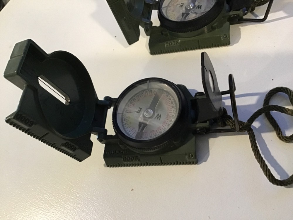 AUCTION FOR 1 Cammenga Model 3H Magnetic Compass. Military Issue