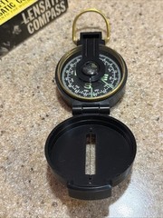Vintage 1970’s Precise Pathfinder Pocket Compass ( Made in Japan)