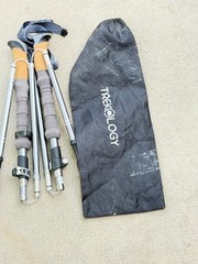 Set of Trekology Folding Trekking Poles 110-130CM Gray W/Bag… 11Q