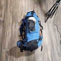 Eureka GetAway 3900 Intrenal Frame 28″ Hiking Camping Backpack w/ Rain Cover