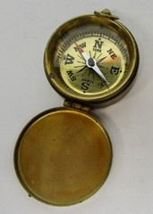 Vintage York Hamza compass in brass case with hinged lid 1 3/4″ round