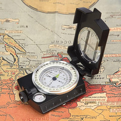 Multifunctional Compass, Metal Military Waterproof High Accuracy Compass with Ma
