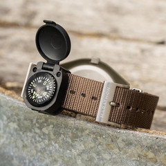 Wrist Turtle – Armoured Wrist Compass with Closing Cover |