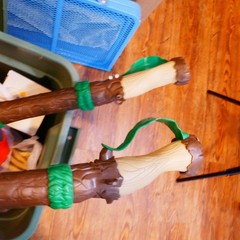 Insect Lore Childs Hiking Stick 31″ W/ Compass, 4 Sectional Pcs plastic walking