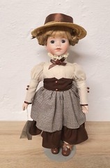 Guild Craft Dollhouse Porcelain Doll 40cm With Tags Original