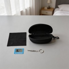 Easy To Carry Hard Shell Eyewear Cleaning Lens Cloth Protective Eyewear Case