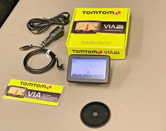 TomTom VIA 1405TM 4.3″ Touchscreen Portable GPS Navigator Lifetime Traffic & Map