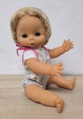 Vinyl doll, 37 cm, sleeping eyes, drinking and wetting function, vintage
