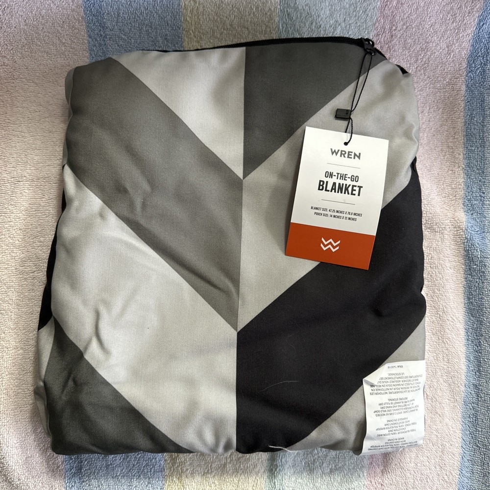 WREN ON-THE-GO Blanket Gray/Black In Color New In Plastic-Only Removed For Pics