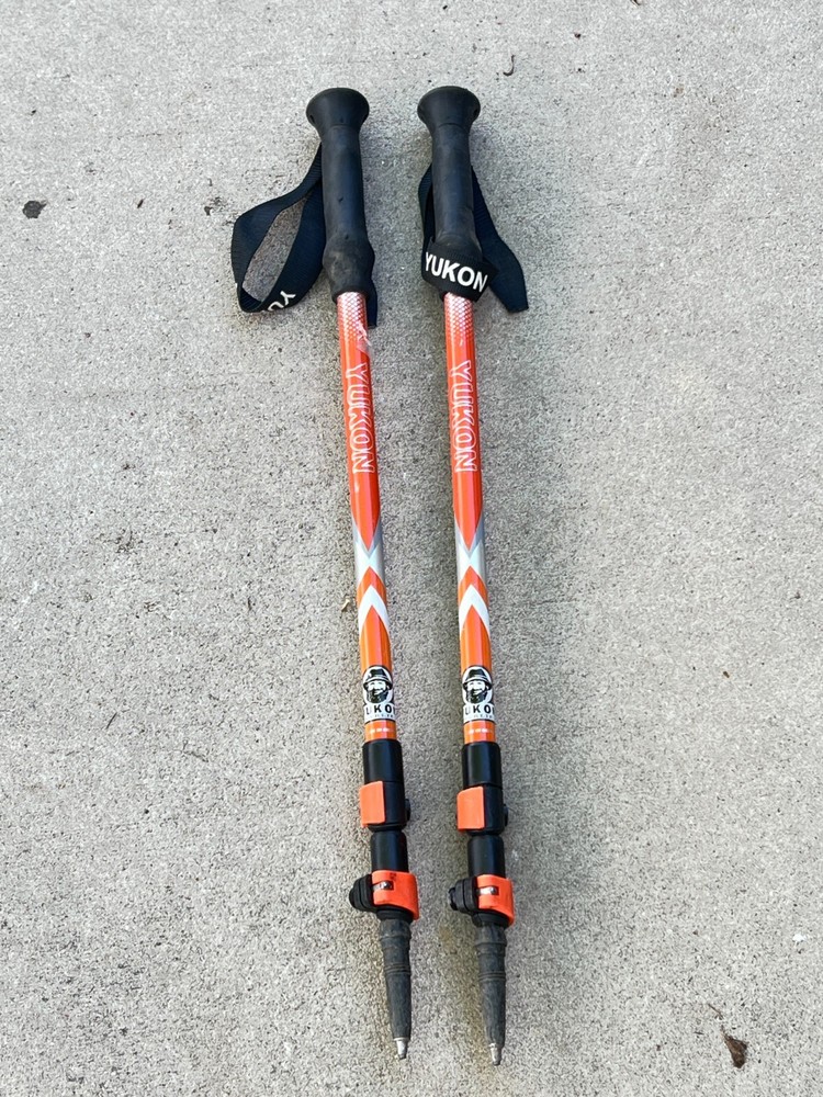 Set of Yukon Charlie’s Yukon Trekking Poles 100-135CM .. 11G