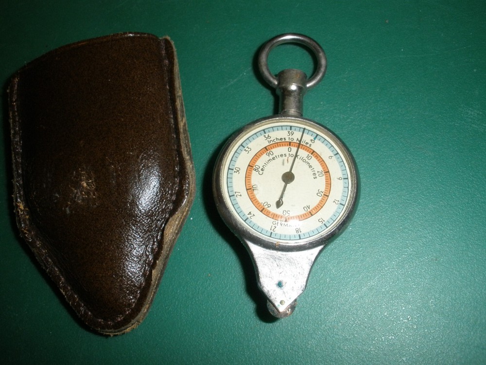 Centimetres to Kilometres & Compass Germany in Case (13)