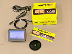 TomTom VIA 1405TM 4.3″ Touchscreen Portable GPS Navigator Lifetime Traffic & Map