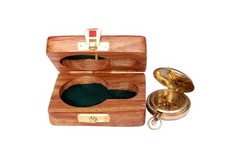 Vintage Brass Nautical Compass with Wooden Box, Magnetic Direction Finder, An…