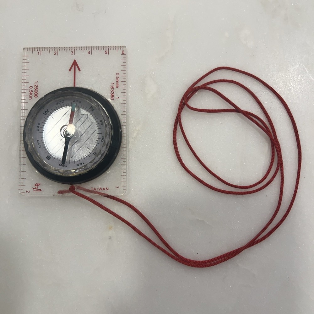 Clear VINTAGE Map Reading Compass Well Made In TAIWAN Hiking, Engineering Scouts