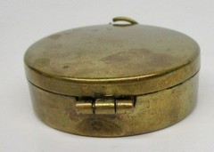 Vintage York Hamza compass in brass case with hinged lid 1 3/4″ round