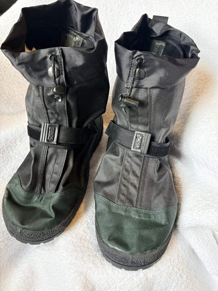 Neo’s Overshoe Trek Cleats UNISEX Sz L Men 9-10.5 W 11-12.5 Snow Ice NWOT