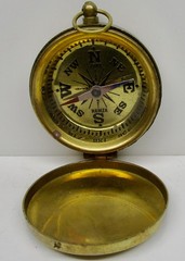 Vintage York Hamza compass in brass case with hinged lid 1 3/4″ round
