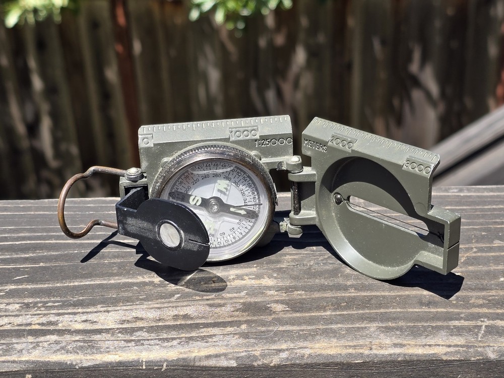 Aluminum Folding Compass Made in Japan Green 1:25000 meters