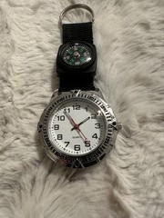 Dreams Unlimited Travel Quartz Watch w/ Compass Keychain 40mm Running