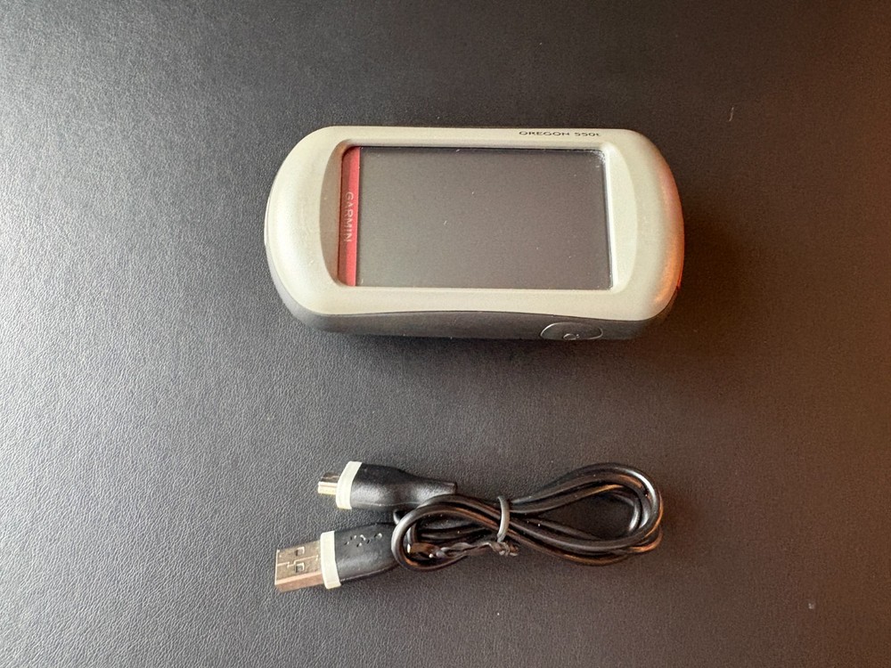 Garmin Oregon 550t Handheld GPS Navigator Touchscreen Camera Tested Working