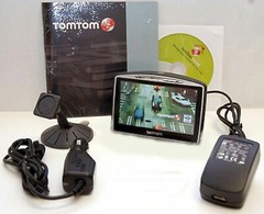TomTom GO 730T Car Portable GPS Navigator LIFETIME TRAFFIC Unit 4.3″ LCD tom set