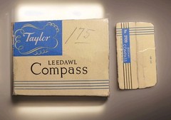 VINTAGE TAYLOR LEEDAWL BLACK COMPASS No. 2920 WITH BOX AND INSTRUCTIONS 1950