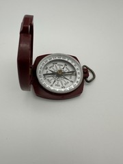 Vintage Taylor Gydeway Red Bakelite Pocket Compass Points North