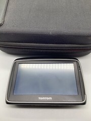 TomTom GO 740 LIVE – US & Canada Automotive And Accessories Plus Bundle.