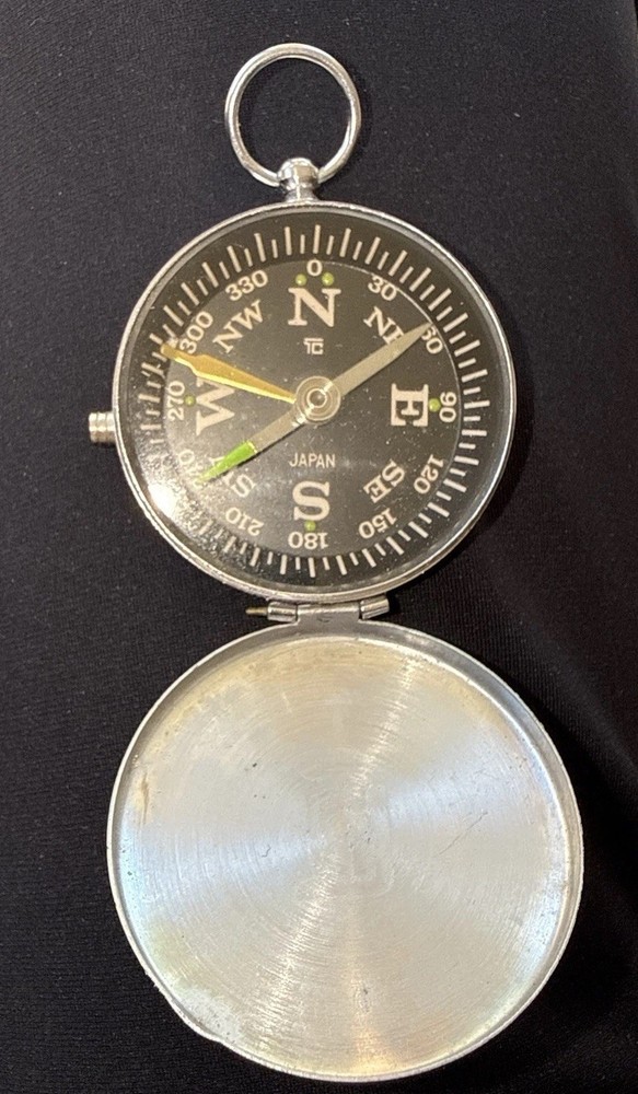Vintage EDGE MARK Compass – Hunting, Travel – Japan Steel Case – DISPLAY