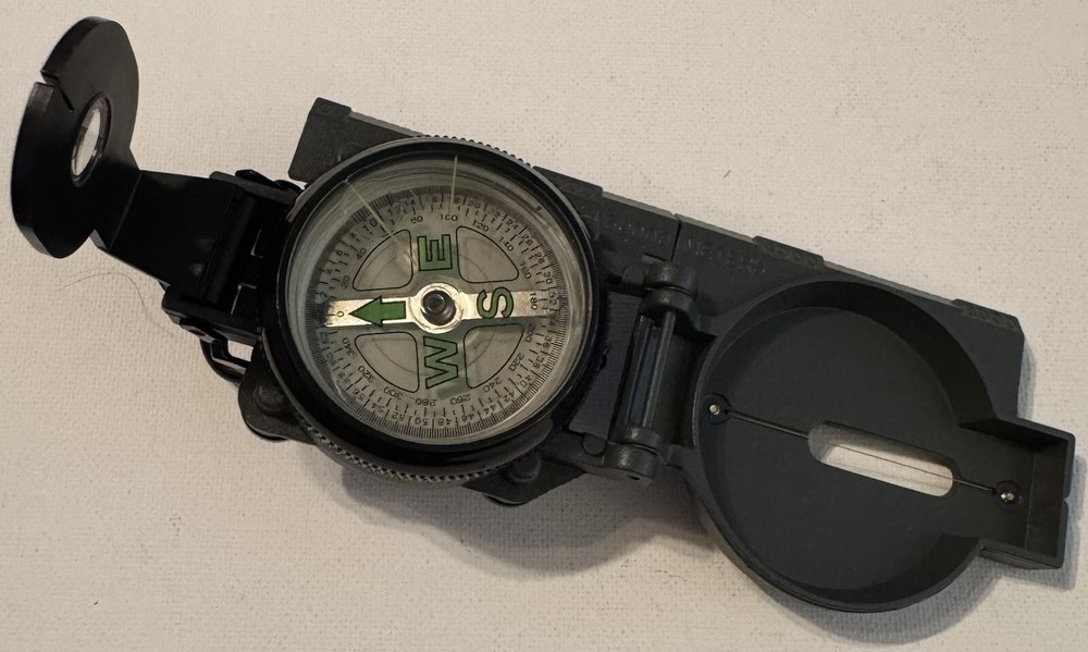 Military Style Compass, Camping/ Hiking, Unbranded, VG Condition