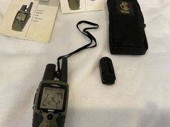 Garmin Rino 120 Handheld Hiking GPS Navigator & 2-Way Radio Instr Case Belt Clip