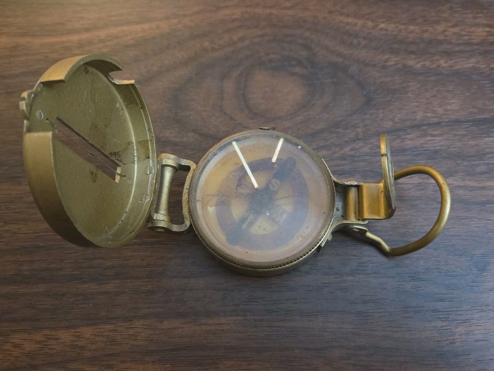 Vintage & Collectible Metal Liquid Filled LENSATIC Precision Pathfinder Compass