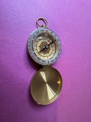 Portable Compass Fluorescence Flip Open Compass Brass