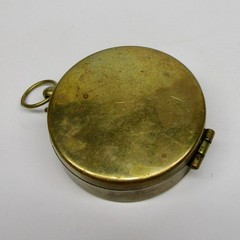 Vintage York Hamza compass in brass case with hinged lid 1 3/4″ round