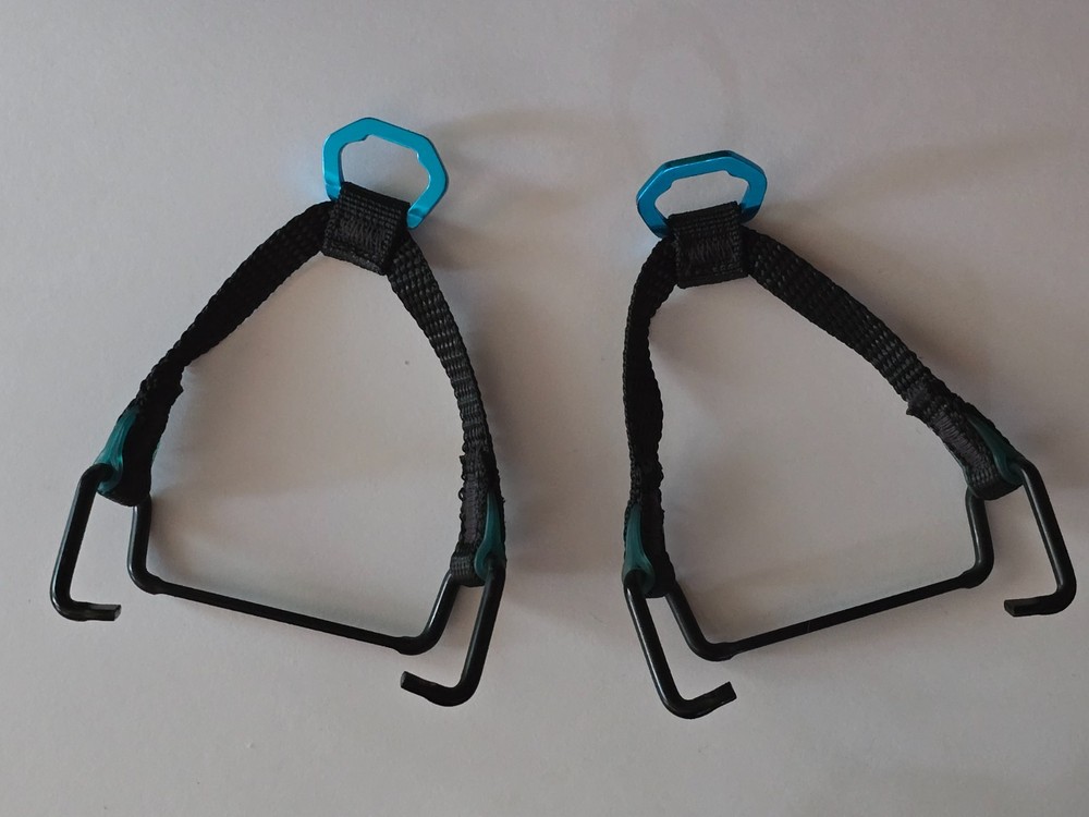 Blue Ice toe baskets