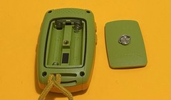 Celestron retrace Lite Handheld GPS Navigator Clip On Green Hiking Car Locate