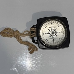 VTG or Antique Taylor Showay compass in Bakelite case Made USA