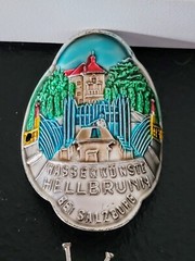 HELLBRUNN PALACE AUSTRIA HIKING WALKING STICK MEDALLION BADGE UNUSED RARE