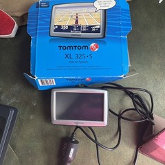 TomTom XL 325 S Car GPS USA/Canada Maps 4.3″ LCD Touch Screen Tested & Working