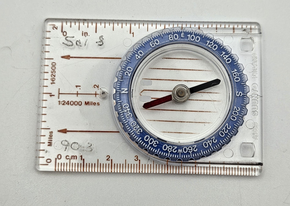 Suunto A-1000 Compass FINLAND Hiking Camping Scouts Orienteering Navigation