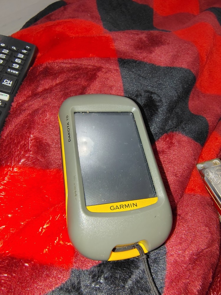 Garmin Dakota 10 Hiking GPS Handheld w/ Compass, USB, 20h, Gray/Black/Yellow