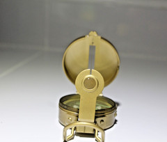 Vintage Metal Liquid Filled LENSATIC Precision Pathfinder Engineer Compass