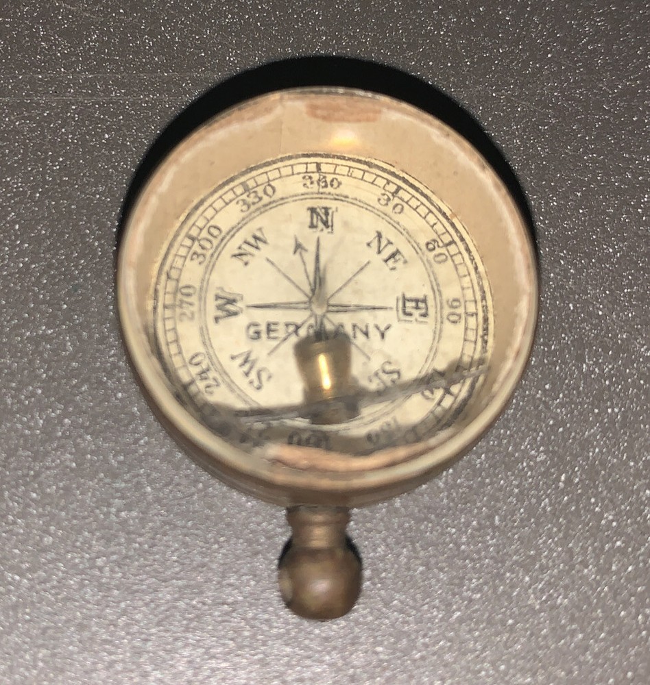 VINTAGE WEST GERMANY TRAVEL POCKET COMPASS W/FLUORESCENT DOTS! USED! LOOSE!