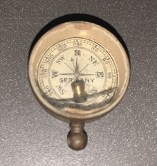 VINTAGE WEST GERMANY TRAVEL POCKET COMPASS W/FLUORESCENT DOTS! USED! LOOSE!