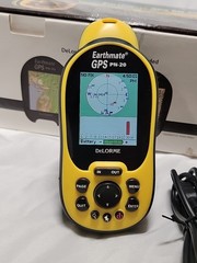 DeLorme Earthmate GPS PN-20 Handheld GPS With 7gb Memory Card & Charging Cable