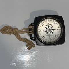 VTG or Antique Taylor Showay compass in Bakelite case Made USA