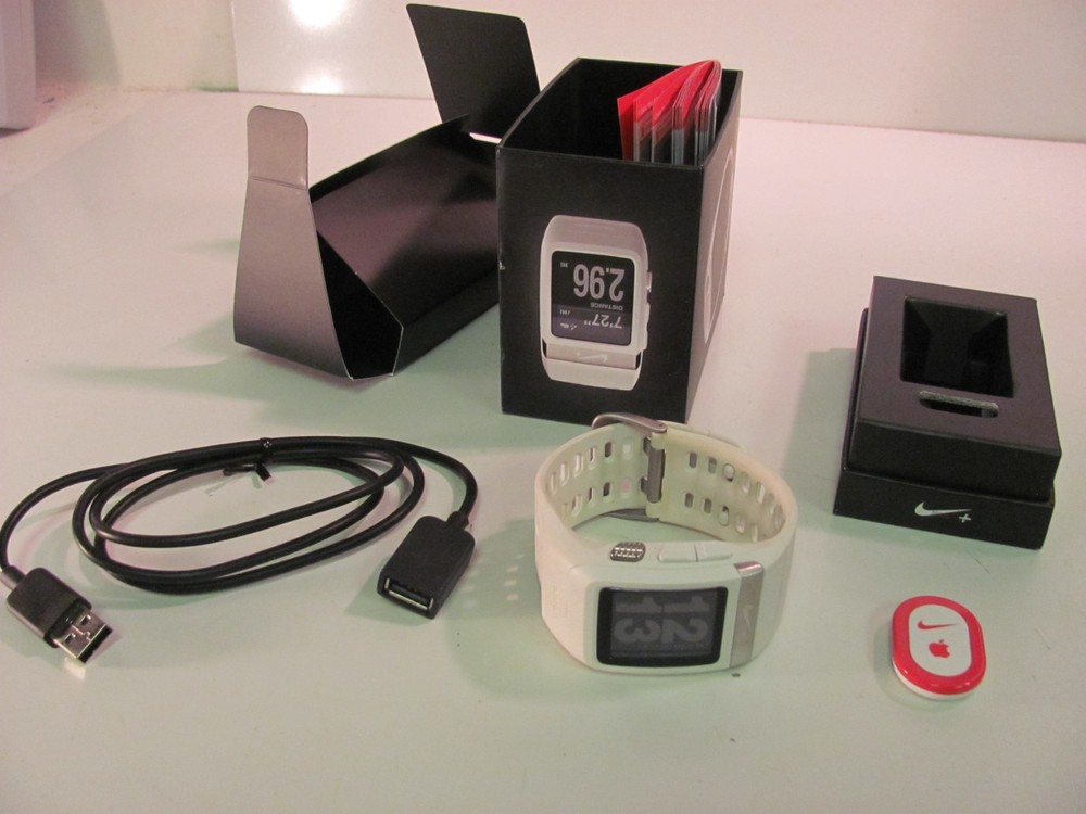 Nike+ Plus Foot Sensor Pod GPS Sport Watch White/Silver TomTom fitness runner -B