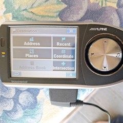 Alpine Blackbird PMD-B100T Automotive Portable navigation / Charging Dock