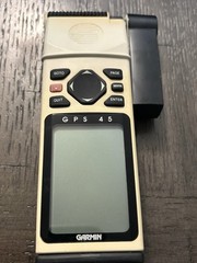 Garmin GPS 45 Handheld Hiking GPS Receiver w/ Garmin Carrying Case not tested