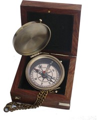 Vintage Brass Compass with Engraved Quote – “Go Confidently in The Direction of